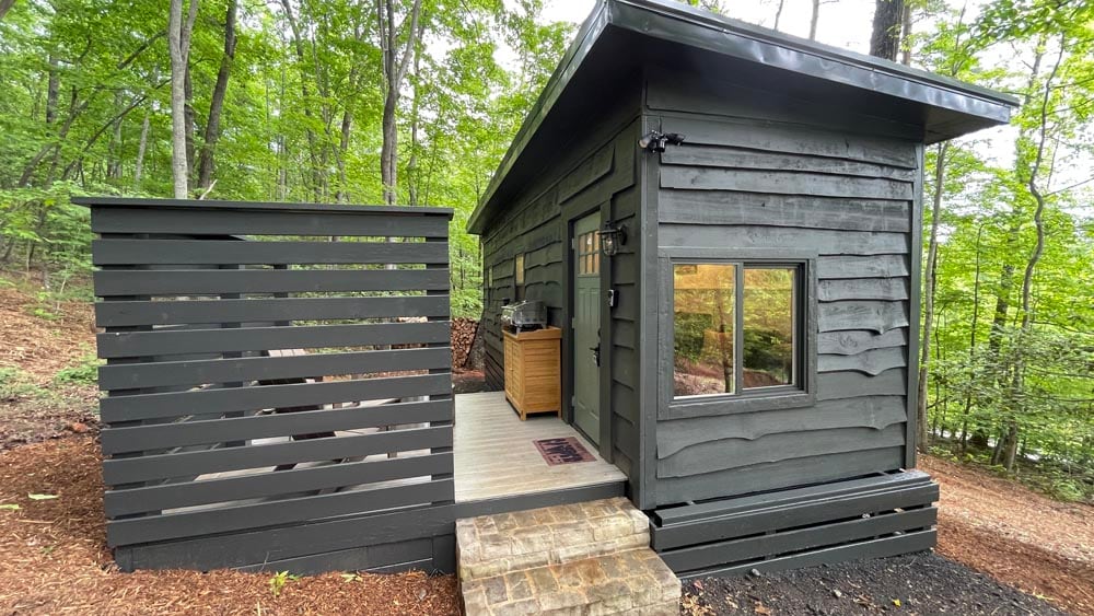 Peaceful tiny cabin in the Foothills