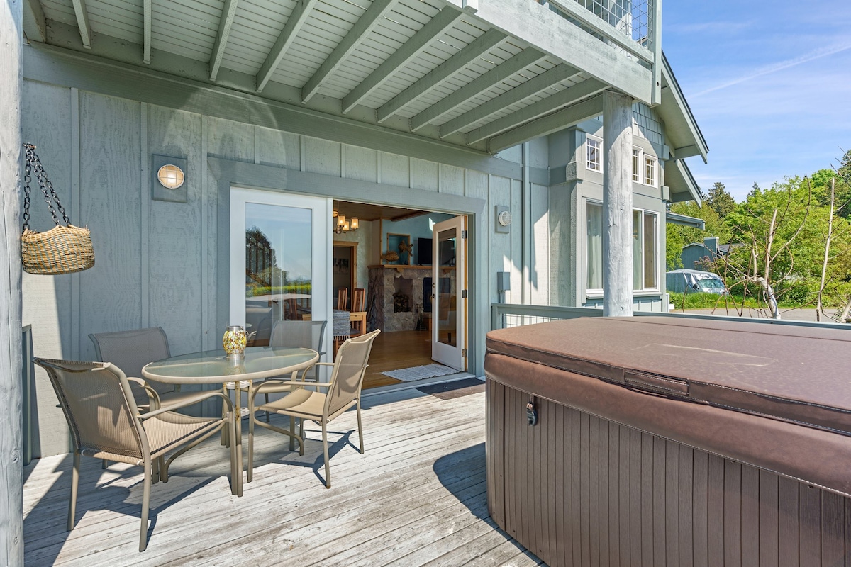 Seashell Cottage: Pet Friendly, Ocean Views, Game