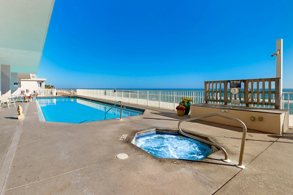 2BR oceanfront condo with pool and hot tub access