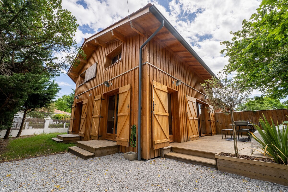 Wood house - Maison bois atypique à Andernos
