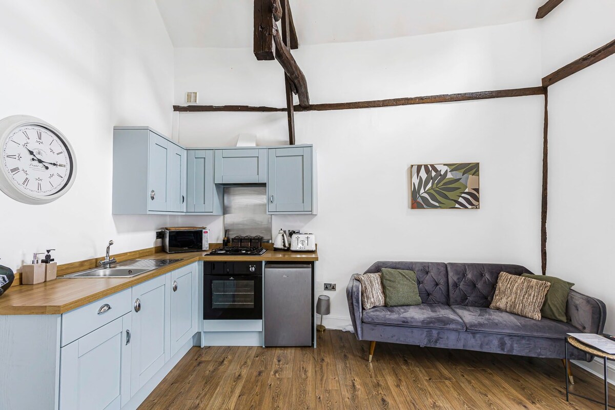 Gorgeous 1 bed Studio, stunning features & Wifi.