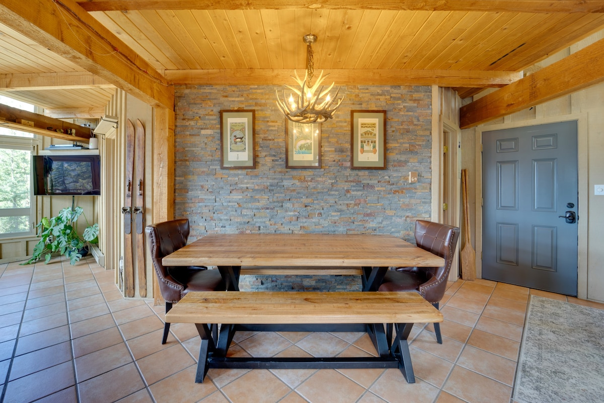 Bayfield Cabin w/ Striking Mountain View & Hot Tub