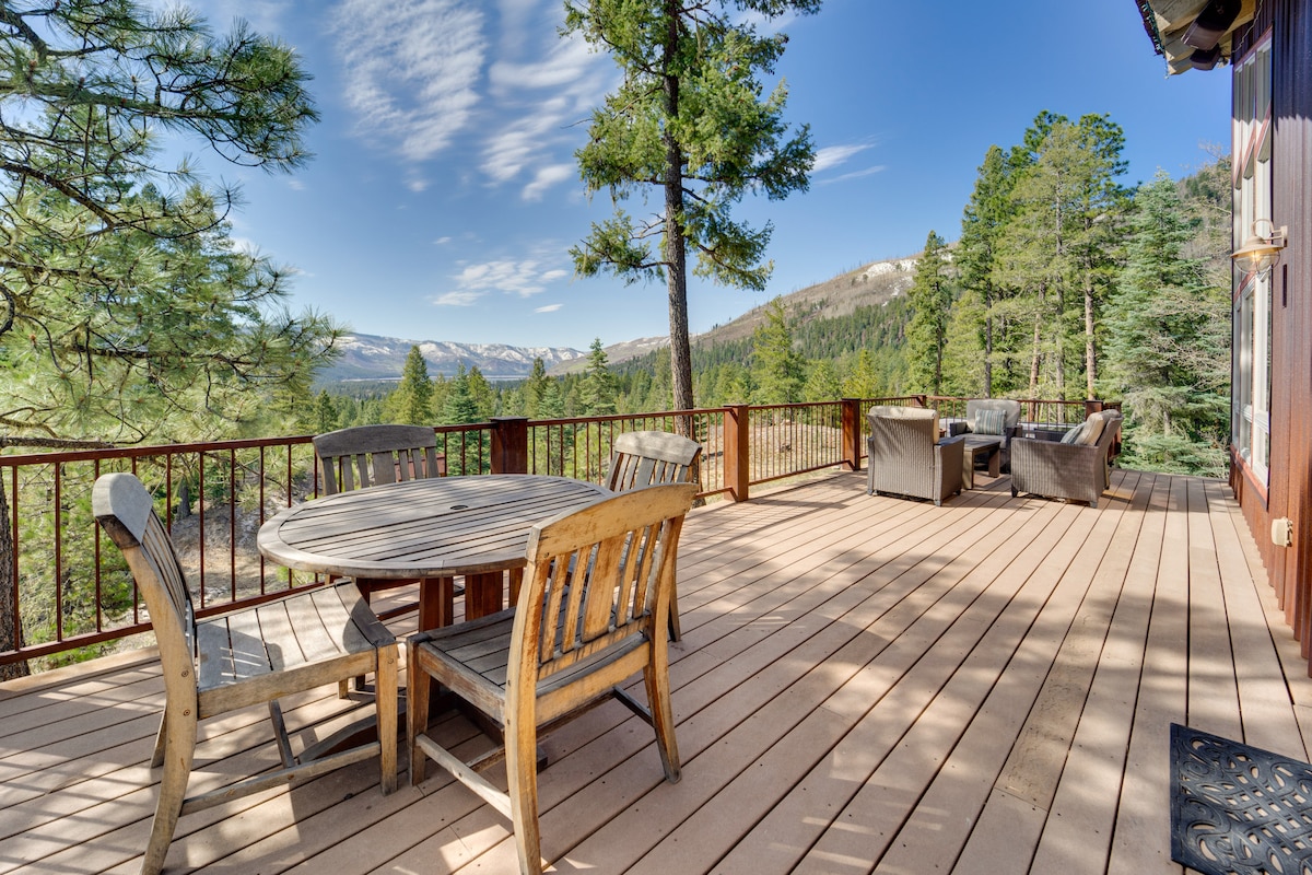 Bayfield Cabin w/ Striking Mountain View & Hot Tub