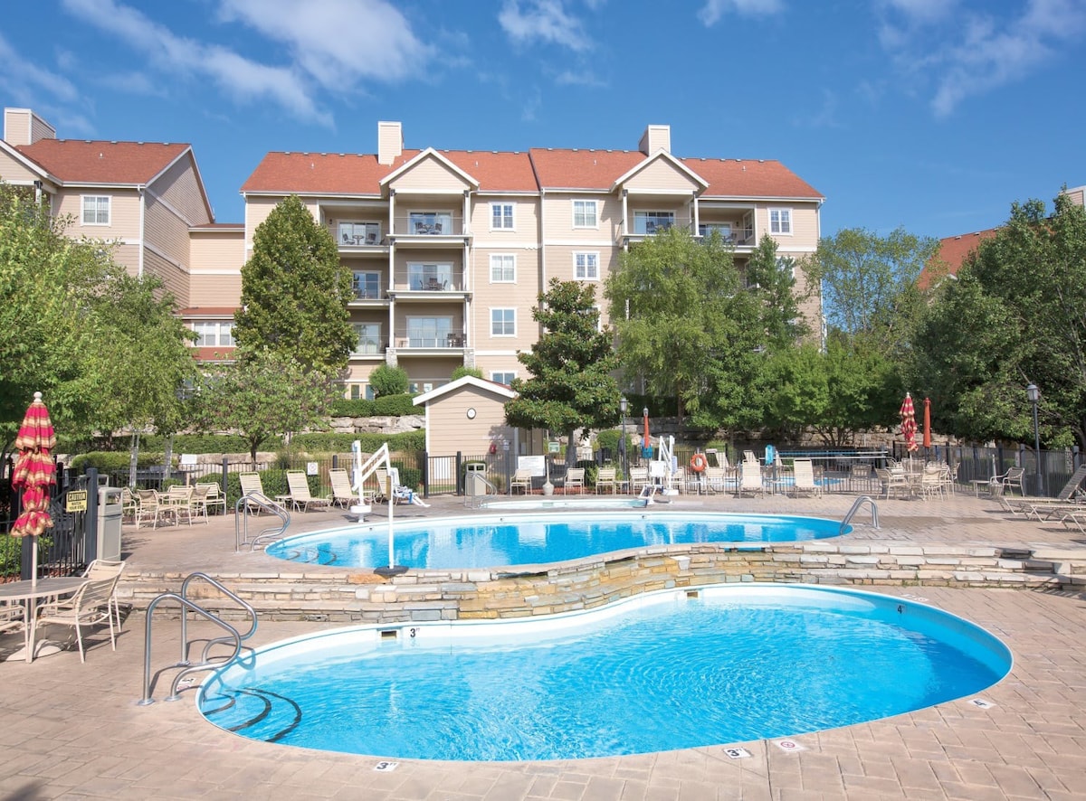 Relaxing 2BR King Suite at Wyndham Branson Meadows