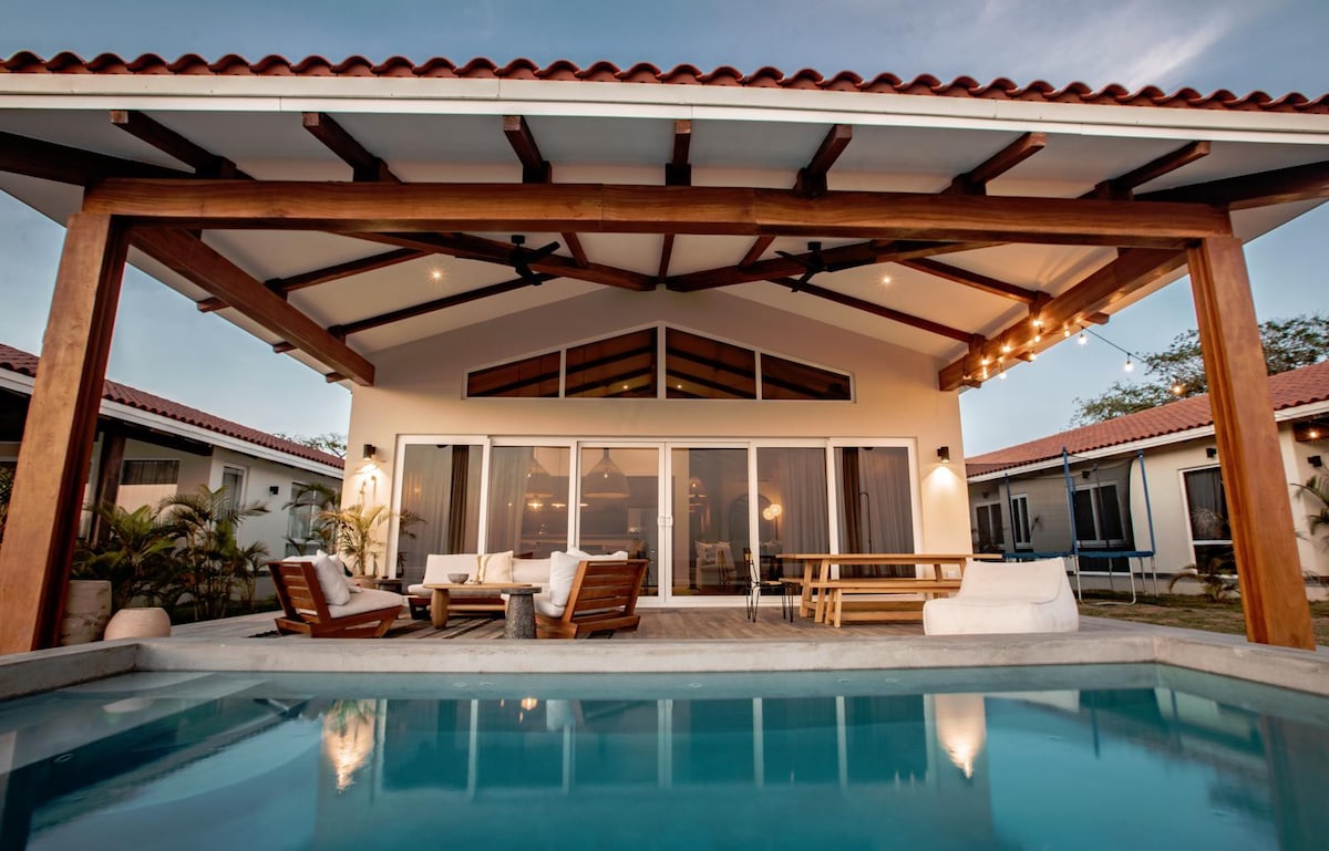 Beachfront Luxury + Pool | 4BR Villa 50@BlueVenao