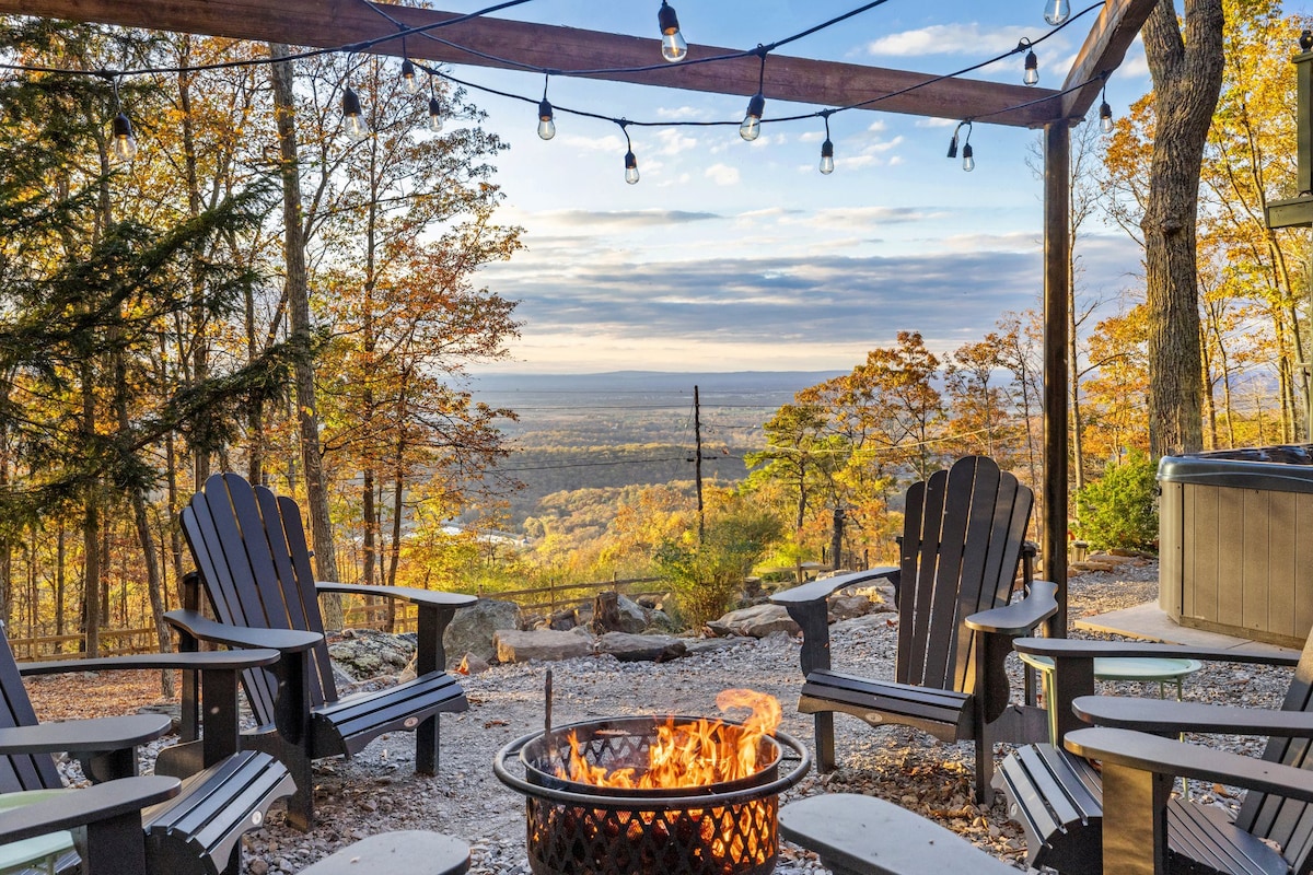 Rocky Ridge - Cabin w/ Hot Tub & Heavenly Views!