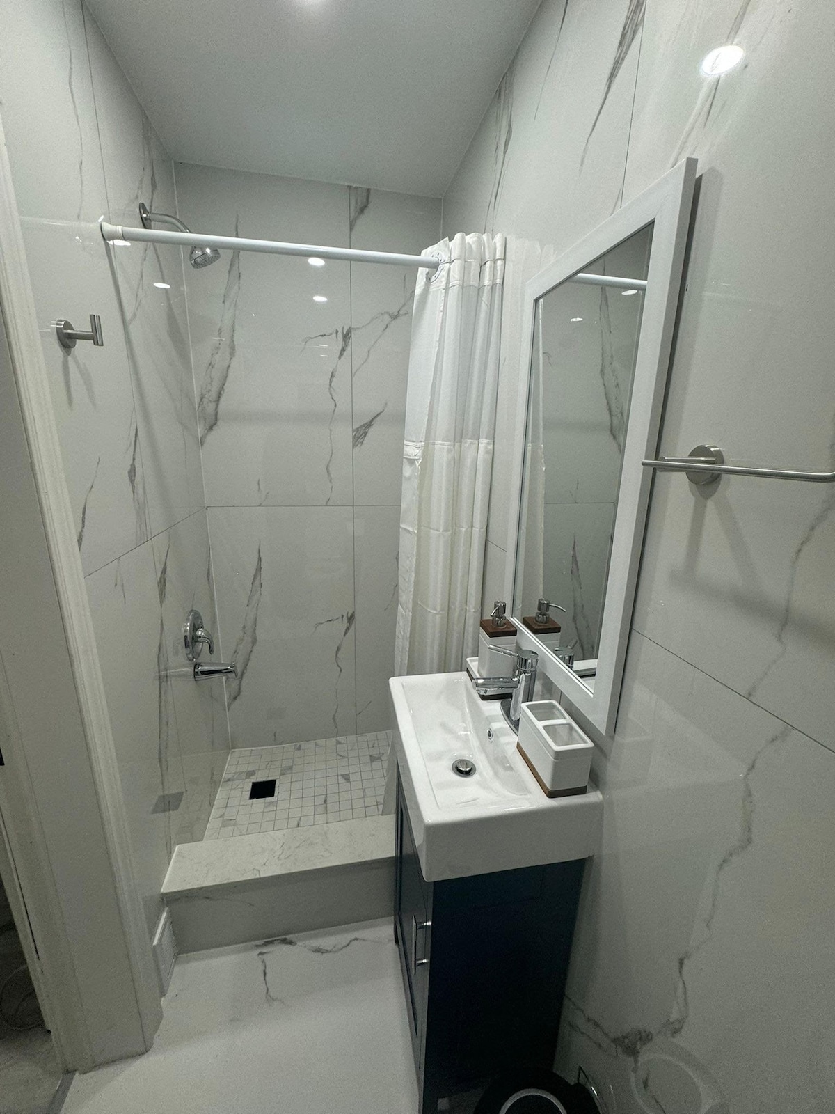 North York, Smart Monitor, Private bath, Parking