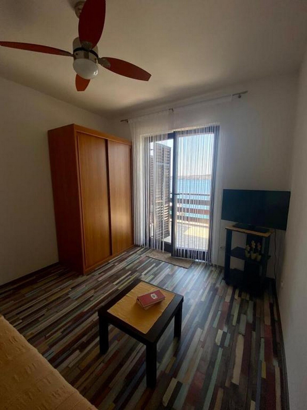 Apartment Idea -One Bedroom Apt,Balcony,Sea View