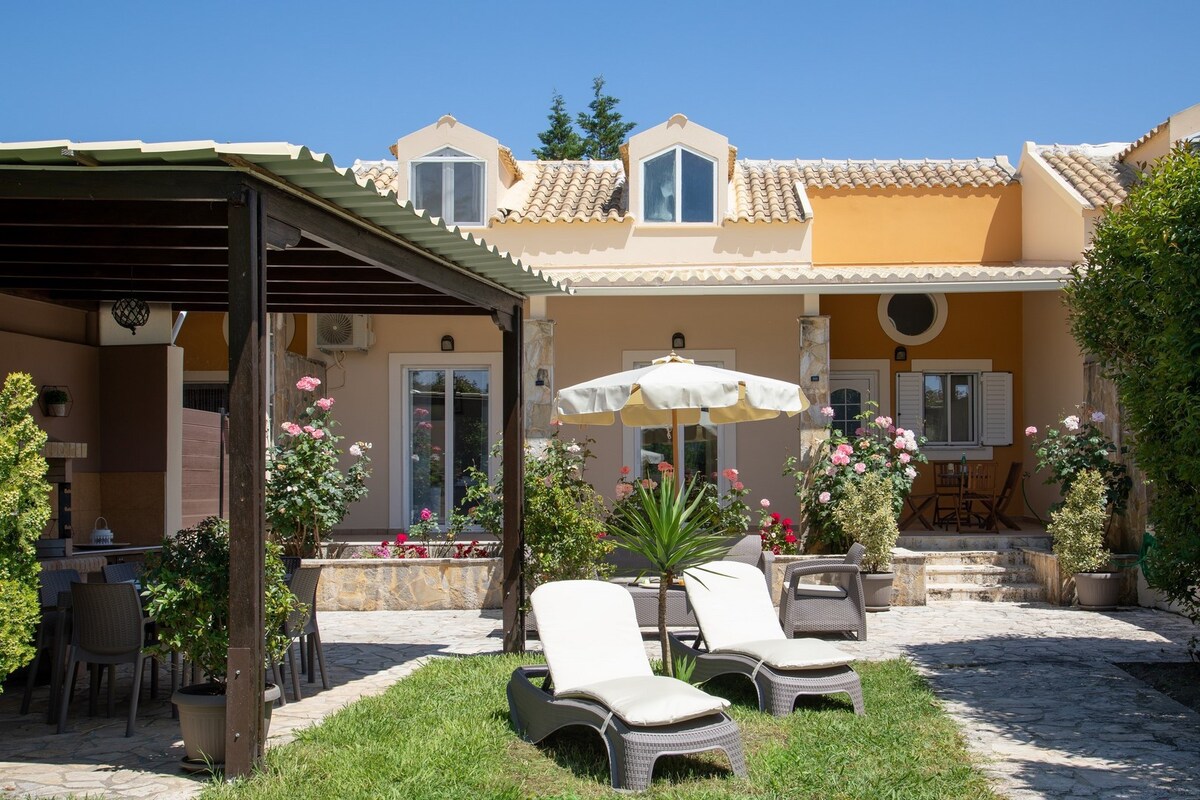 Peroulades Luxury Villa