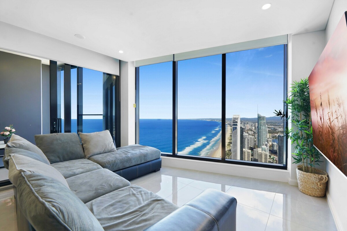 Impeccable Views from 72nd Floor Beachside 2-Bed