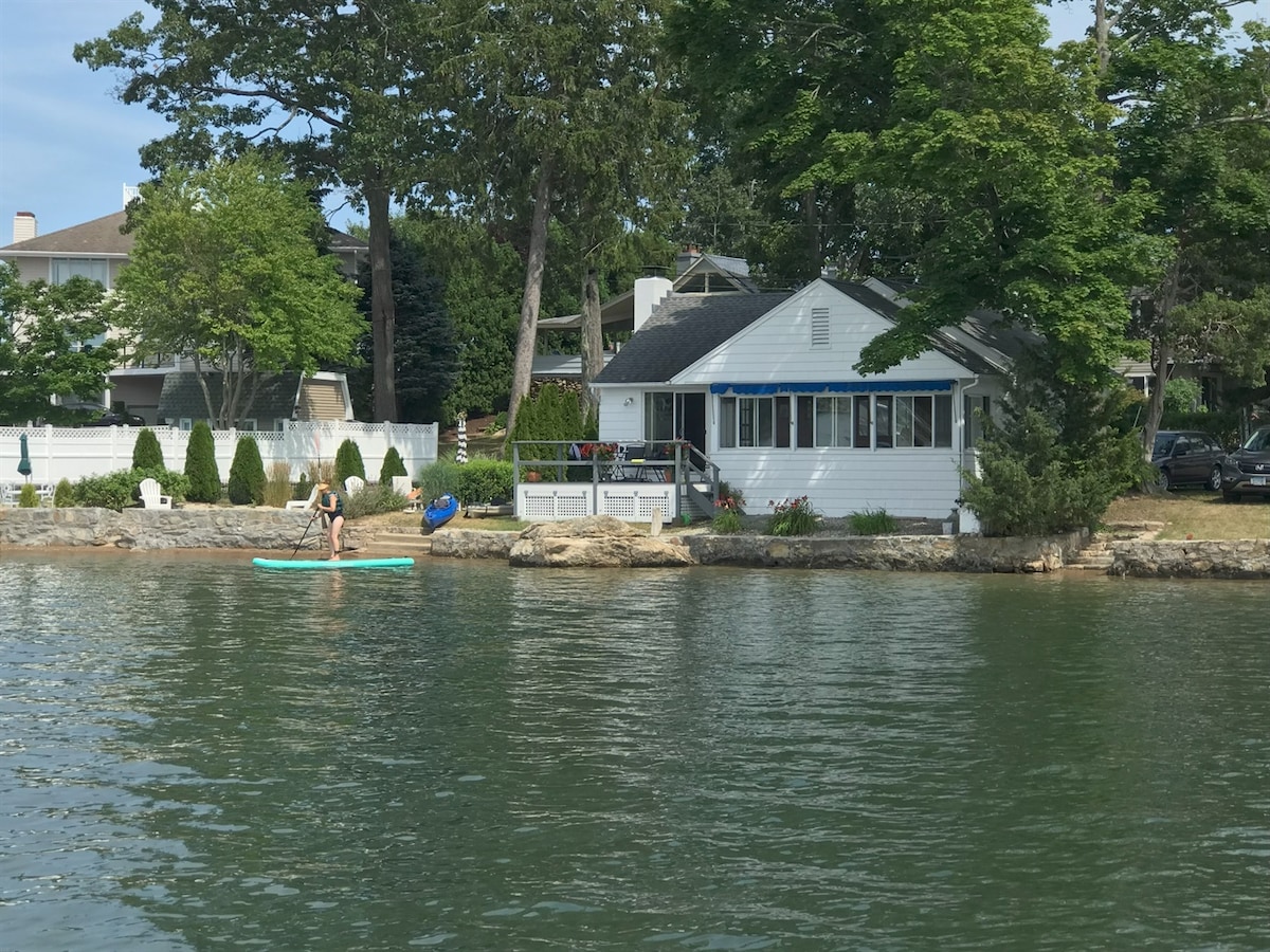 Beachfront Cottage Serene Private Beach, Kayaks