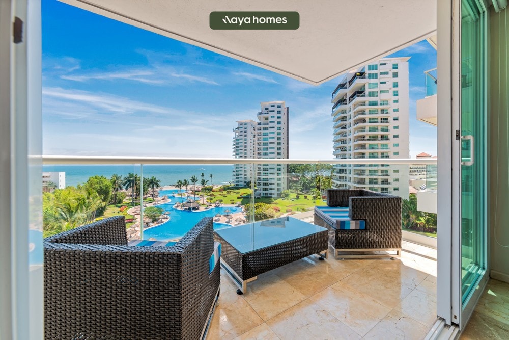 Luxury Oceanfront 4BR Condo - Pool - Ocean View