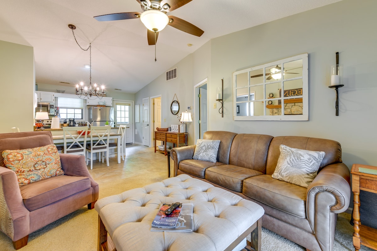Bright Franklin Villa: Fireplace, Golf Course View