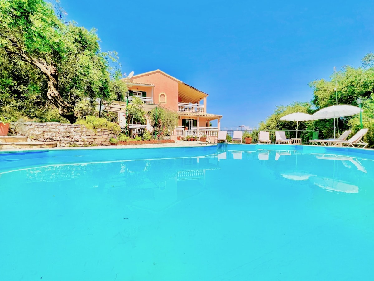 Beach Villa Thespina with private pool