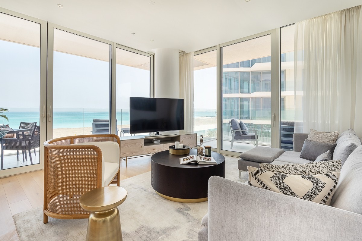 Luxurious 2BR Beachfront Apt in Al Saadiyat