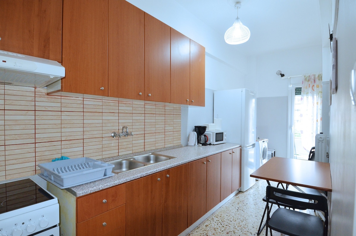 A traditional renovated  apartment in Neo Faliro