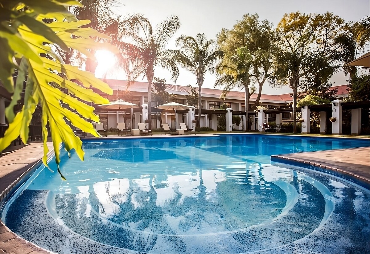 Best Place to Stay in Gaborone! Free Parking, Pool