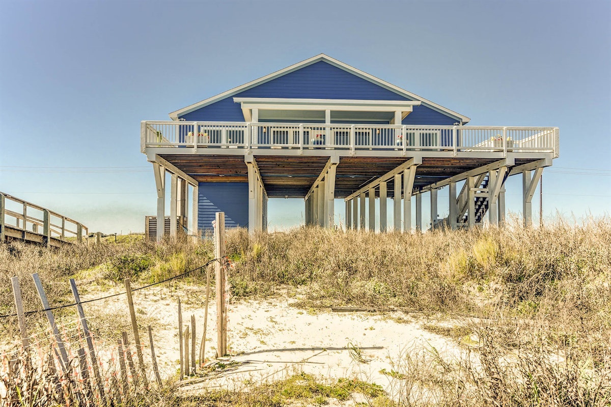 A Luxury Beachhouse Rental Home Near Galveston, TX