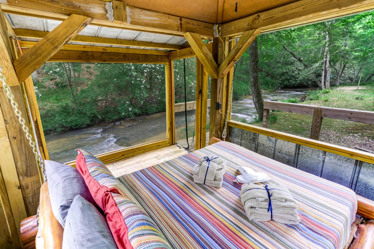 Wolf Creek Haven - Sleeping Porch on Waters Edge