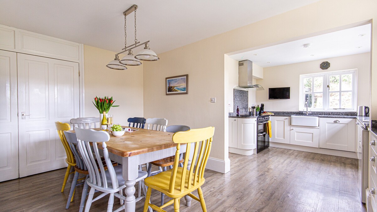 Trelawney Cottage - sleeps 8  - near Wadebridge