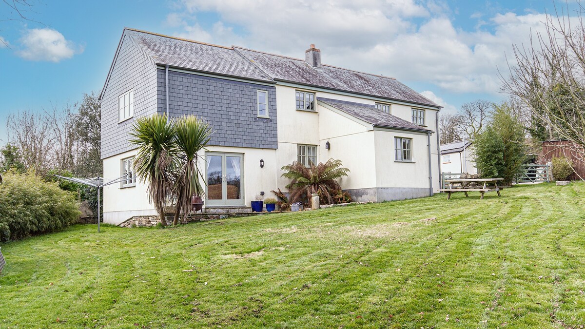 Trelawney Cottage - sleeps 8  - near Wadebridge