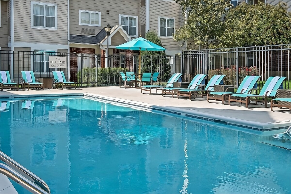 Rare Find!TWO Pet-friendly 2BR Suites, Onsite Pool
