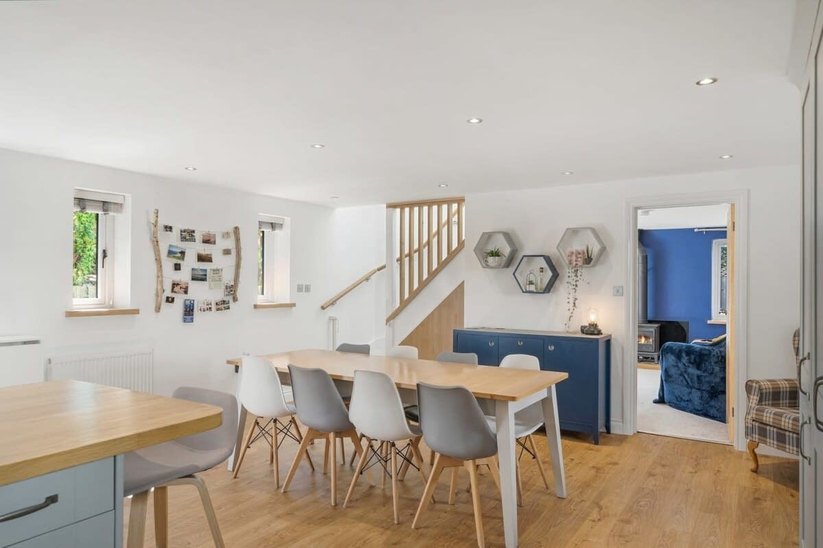 Modern Home in Bude, Private Parking & Garden