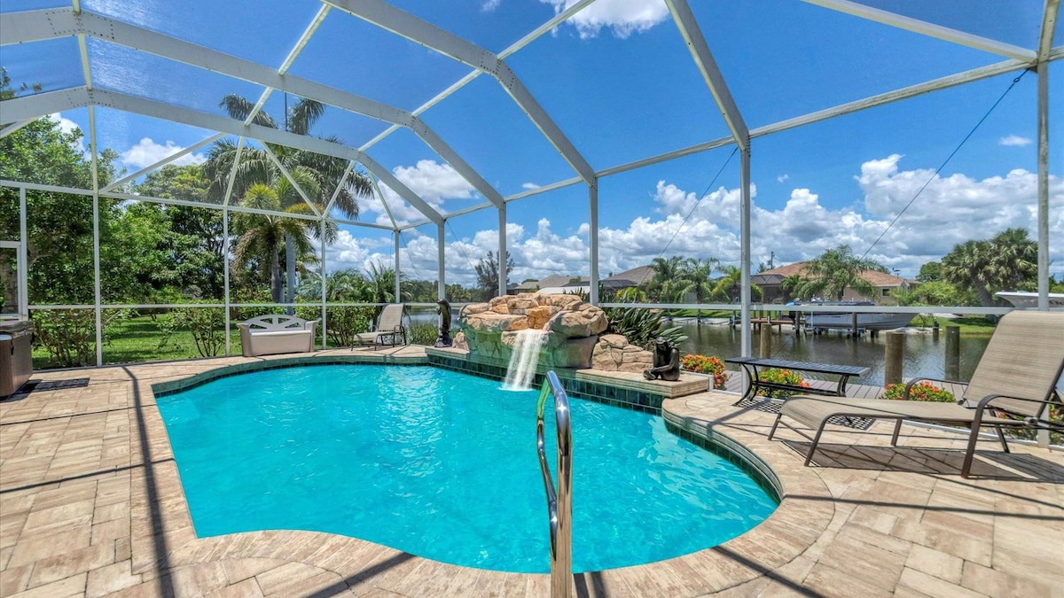 South Gulf Cove 4 Bedroom Pool + Hot Tub on Canal