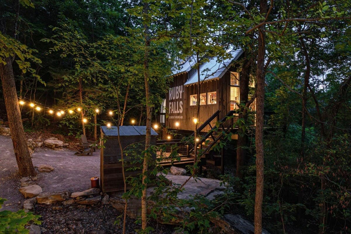 Treetop Hideaways: The Redbud Treehouse