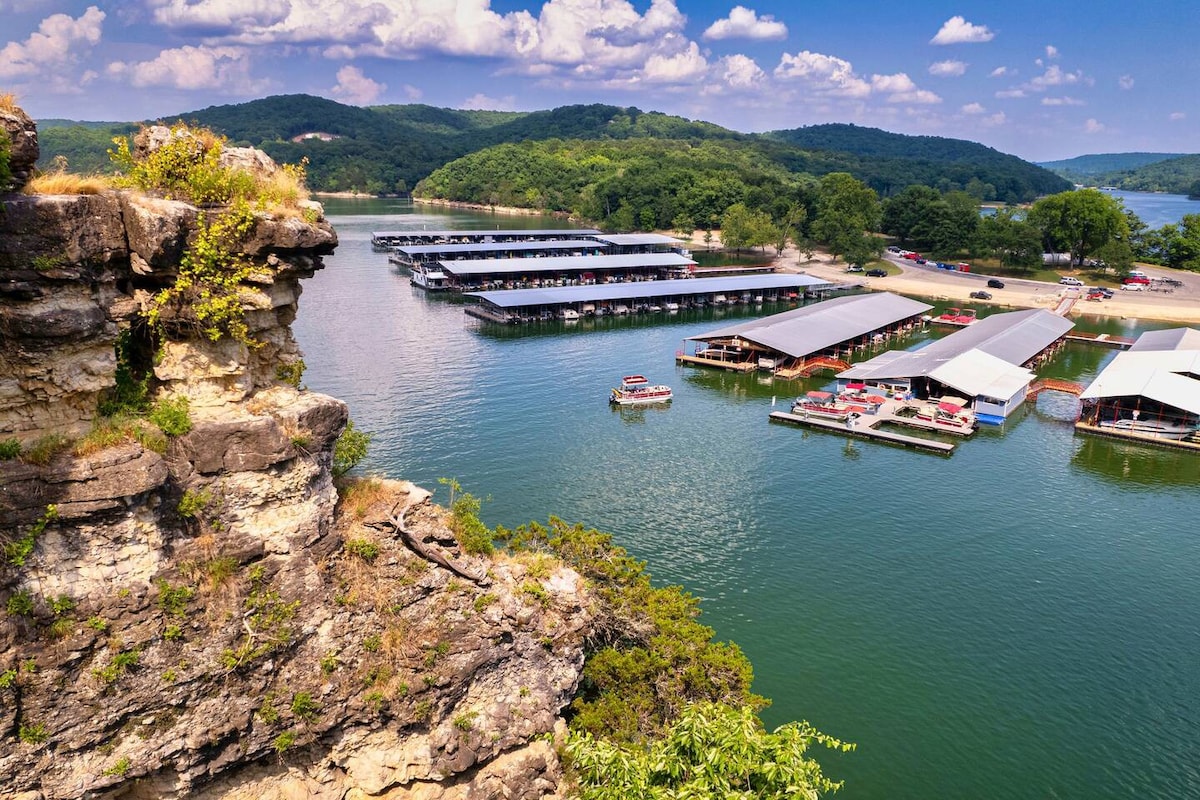 Hottub-Mountains-Treehouse Lake/Arena/Branson Clos