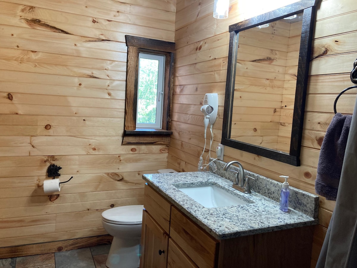 Boo Bear -新湖畔小木屋，配备热水浴缸