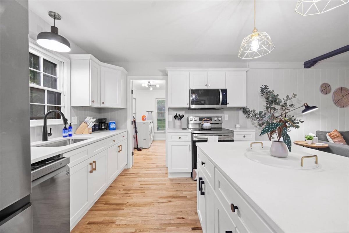 Light&Bright OP Remodeled Home 4BD/2.5BTH