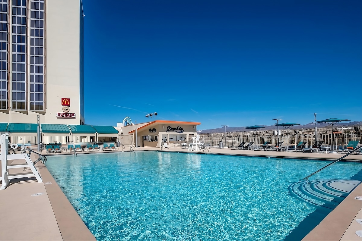 Riverside Resort in Laughlin! Unit with River View