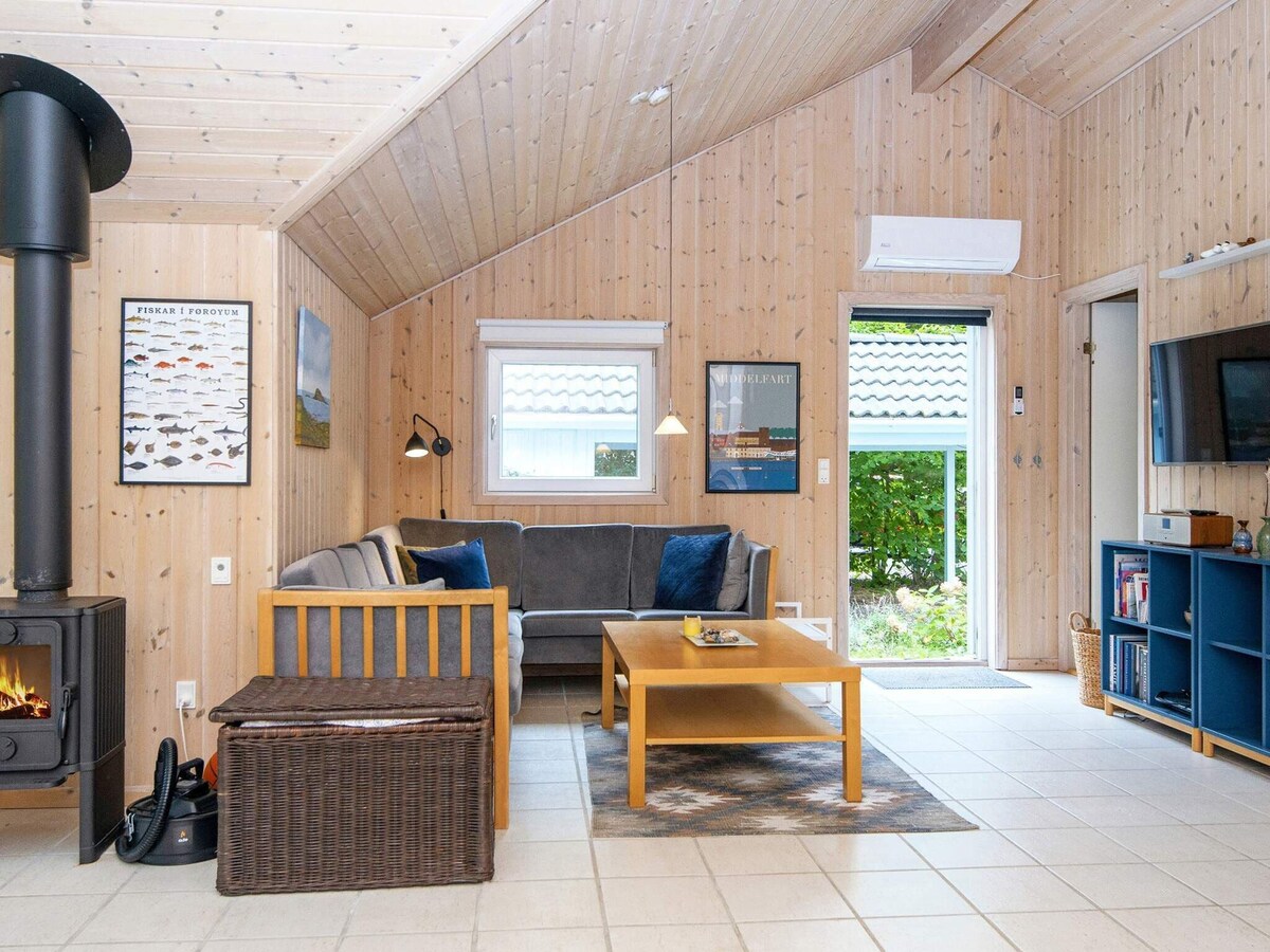 6 person holiday home in oksbøl