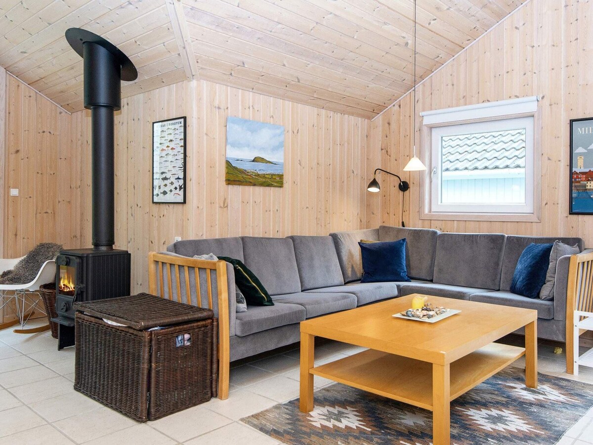6 person holiday home in oksbøl