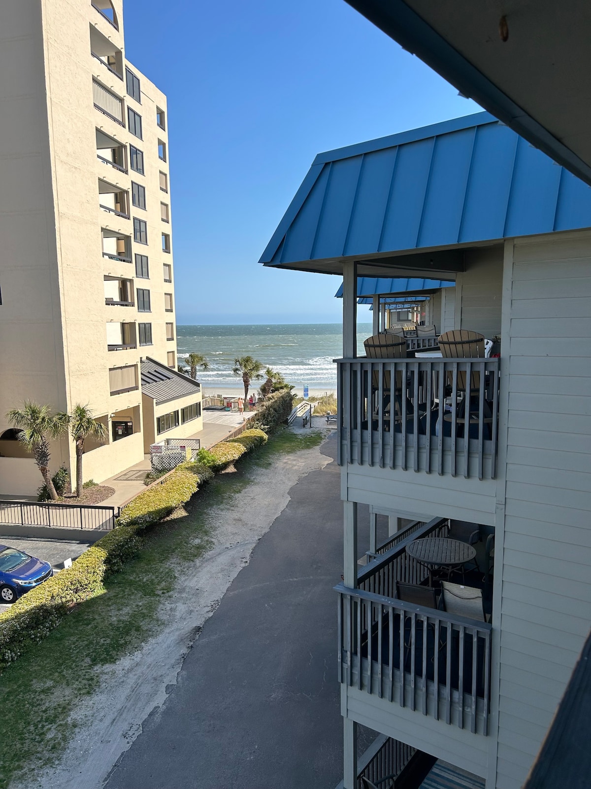 Walk to the Ocean - 2 bed/2 bath