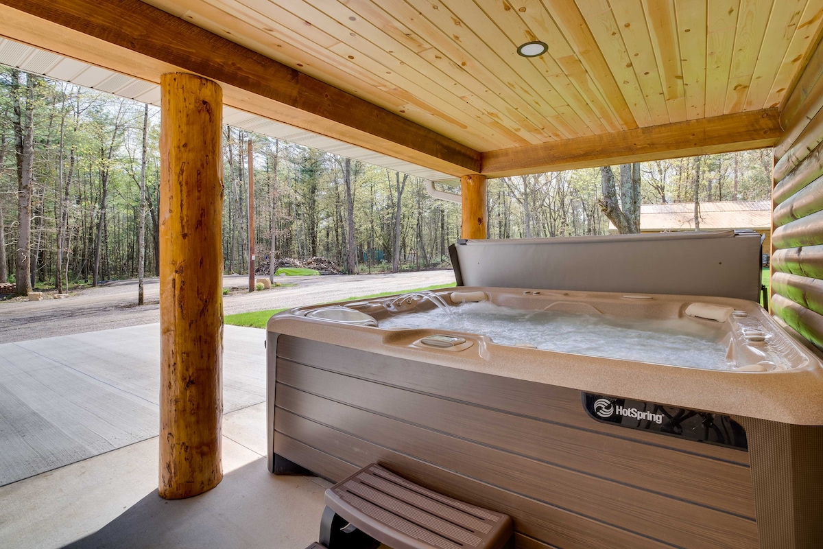 Hatfield Vacation Rental w/ Private Hot Tub!