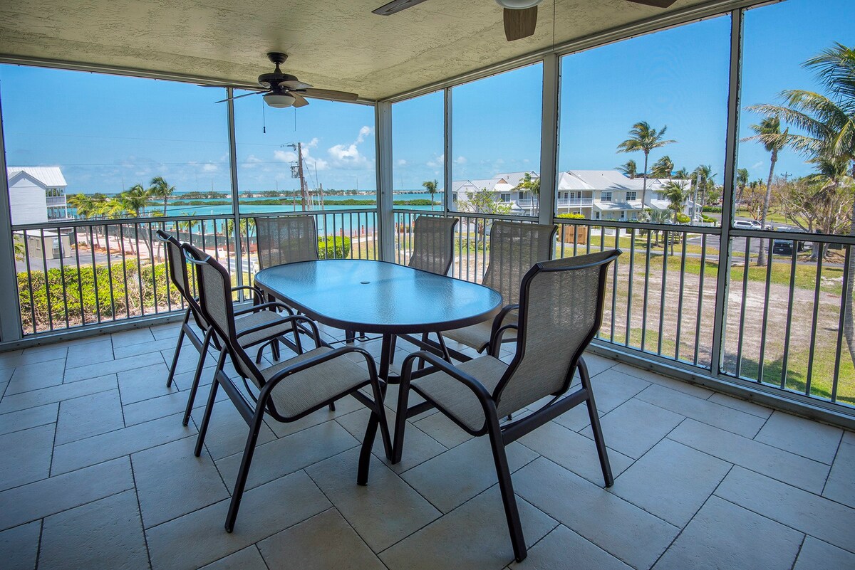 Looking for Best Spot to Unwind? Unit w/ Balcony