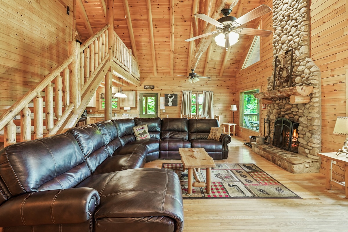 Cabin Fever | Luxury Hocking Hills Lodge