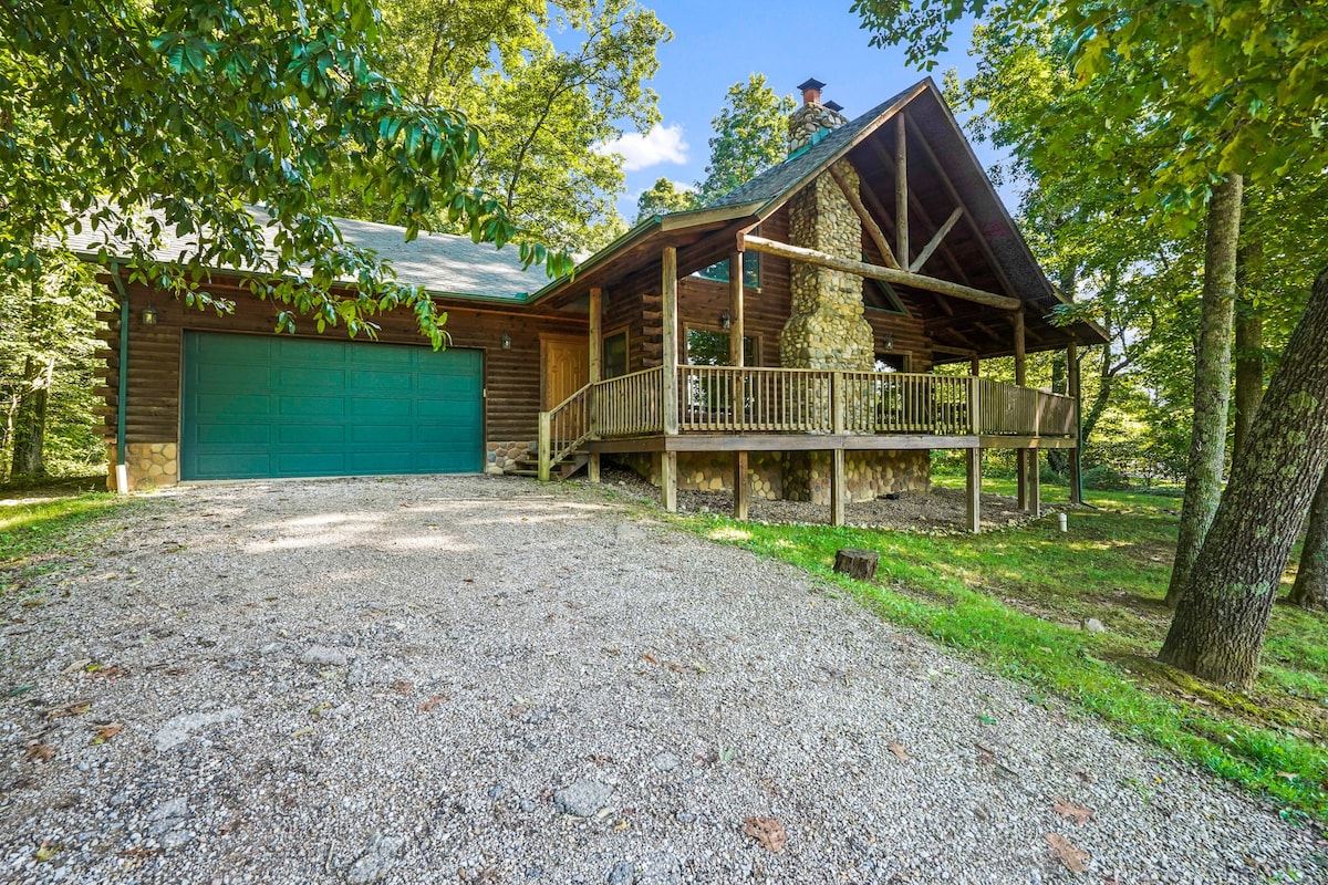 Cabin Fever | Luxury Hocking Hills Lodge