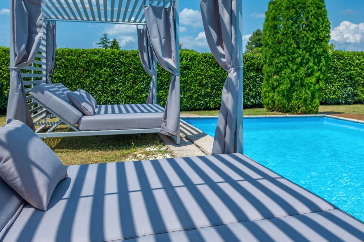 Luxurious Holiday Retreat at Villa Melody