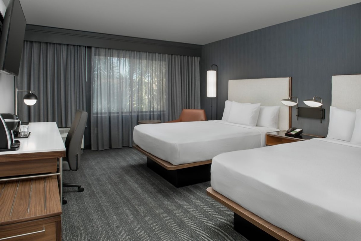 Luxury Bedding l Tranquil Retreat at Carlsbad