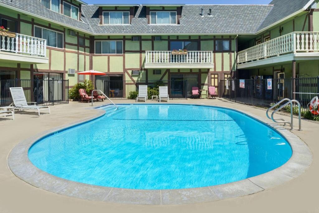 Enjoy the Danish Experience in Solvang! With Pool!