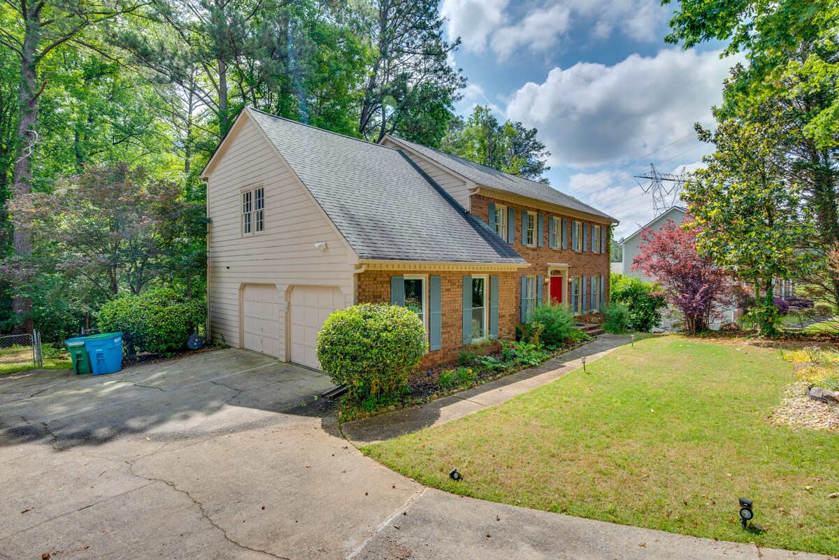 Lilburn Home w/ Deck, 20 Mi to Downtown Atlanta!