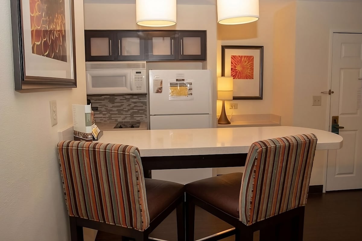 THREE Pet-friendly 1BR Suite with Free Breakfast!