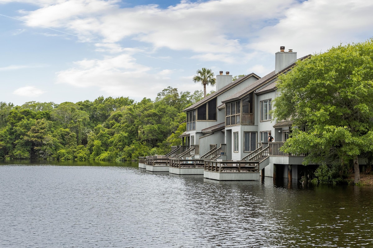 4560 Parkside Villa Lagoon View