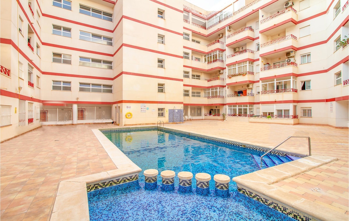 Apartment with Outdoor swimming pool, WiFi and s