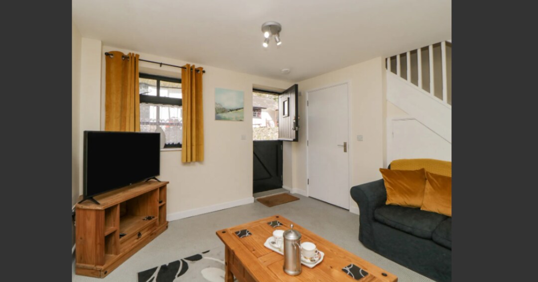 The Lodge 2 bedroom cottage beside The Cridford In