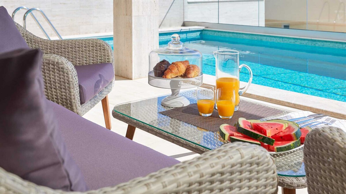 Elegant and luxury villa with pool in Makarska