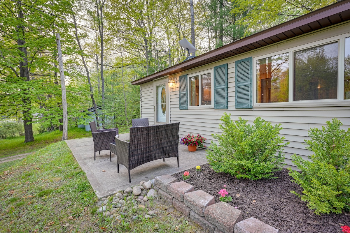 Harrison Cabin w/ Fire Pit & Elbow Lake Access!